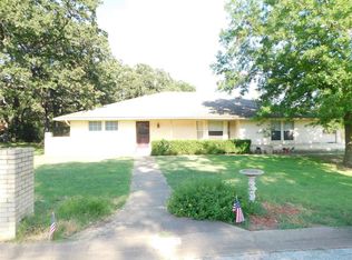 300 Woodard Ln, Azle, TX 76020