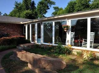 1625 E Ridgeway Dr, Fayetteville, AR 72701