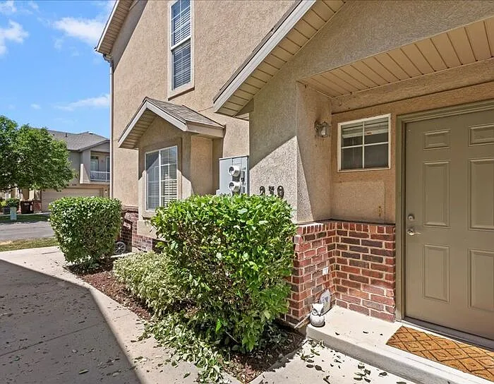 239 Birmingham Ln — Photo 2