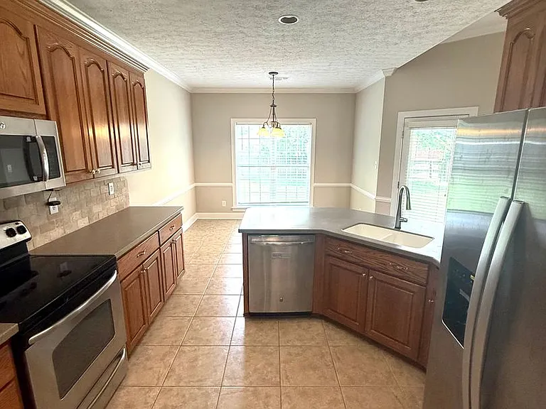 616 Coleman Way — Photo 6