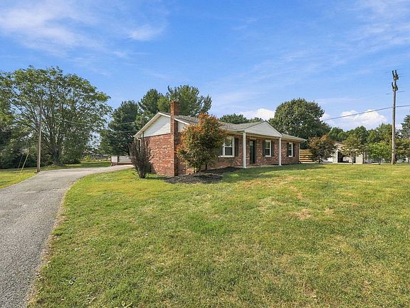 5th image of 840 Old Lair Rd