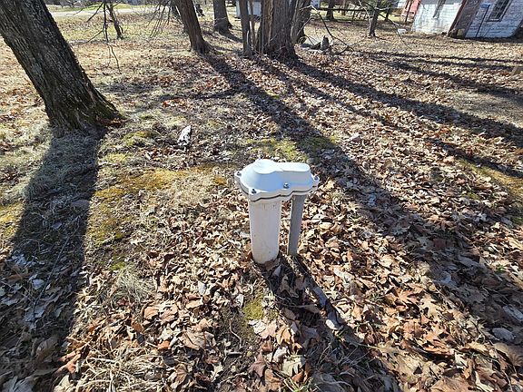 4th image of 39039 Sierra Rd