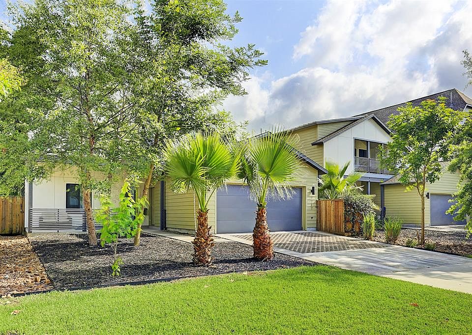 Welcome to 7717 Janak Drive in Spring Branch presented by Sara Nguyen.
