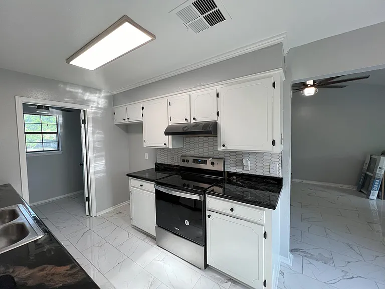 4810 General Bragg Dr — Photo 4
