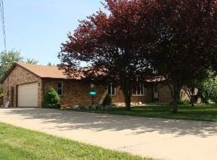 4135 Brown Rd, Oregon, OH 43616
