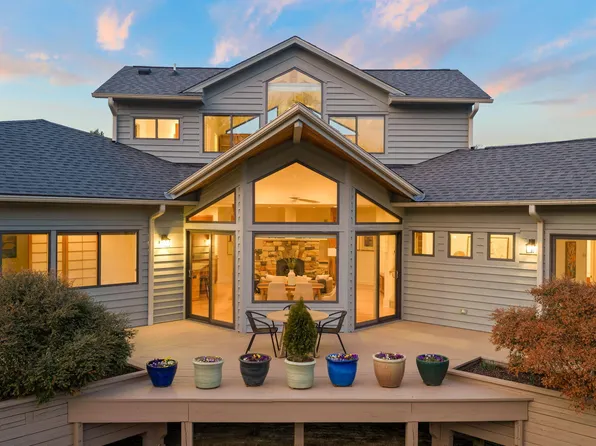 1009 Starfield Cir, Hillsborough, NC 27278