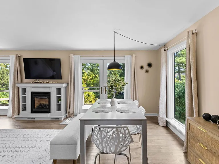6 Harbour Ln — Photo 16