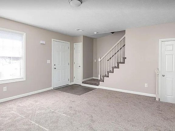 3rd image of 162 S Killarney Ln APT 1