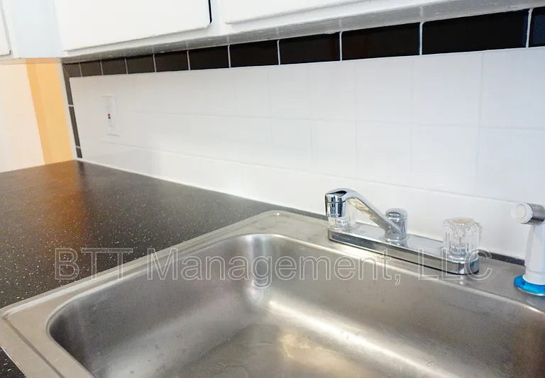 812 Greenwood Cir #4 — Photo 22