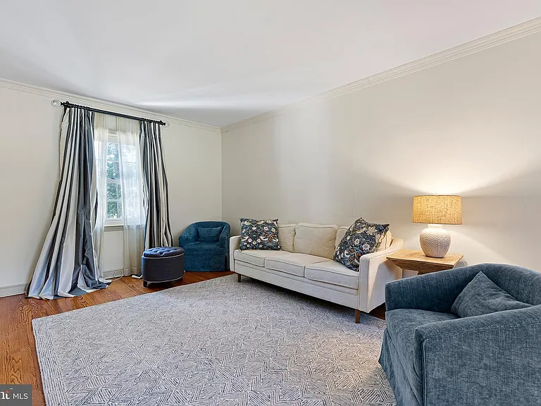 112 W Park Pl — Photo 6