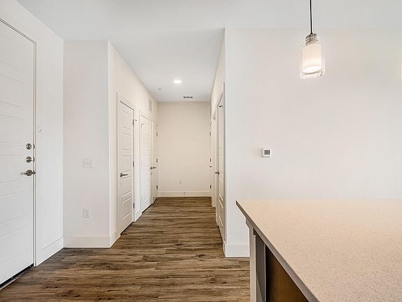 4th image of 6444 Burnet Rd #207
