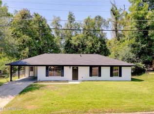 108 Springridge Dr, Vicksburg, MS 39180