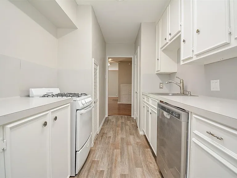 2718 Wroxton Rd #3 — Photo 16