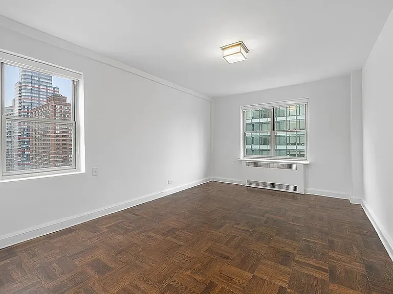 300 E 57th St #18A — Photo 11