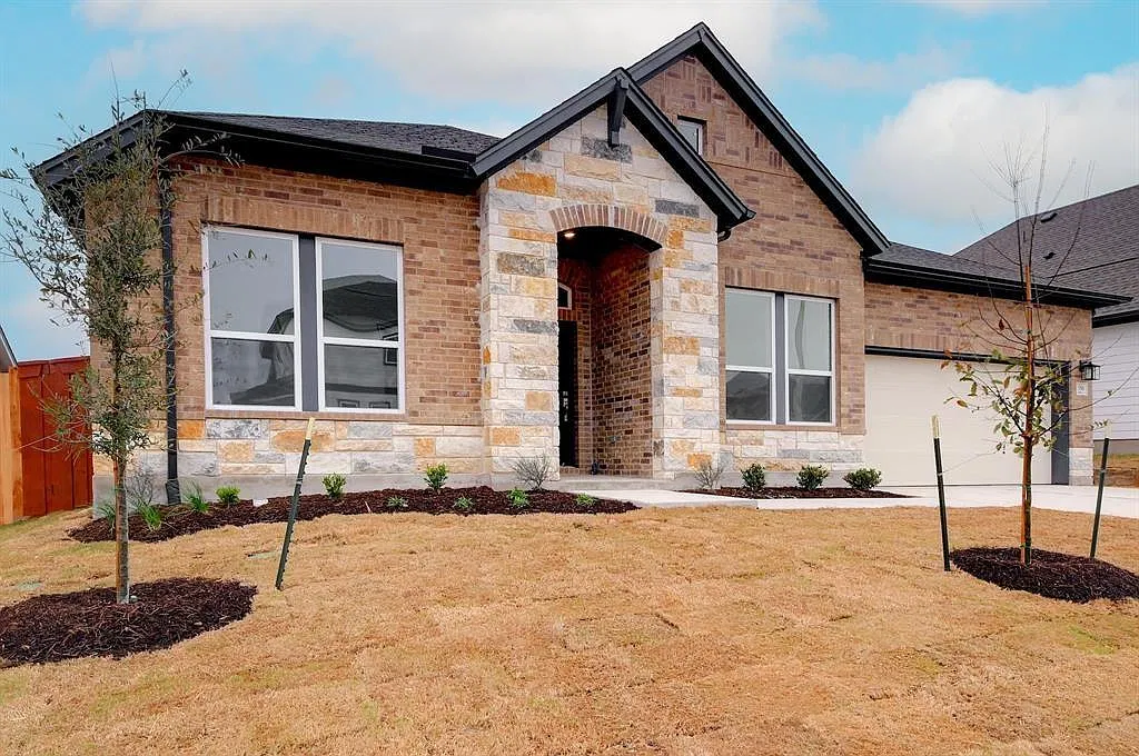 3 bed, 2.0 bath, 1881 sqft, $2,395 — Photo 2