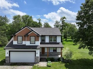 324 Central St, Hopedale, OH 43976