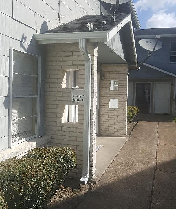 Front entrance to the apartment.