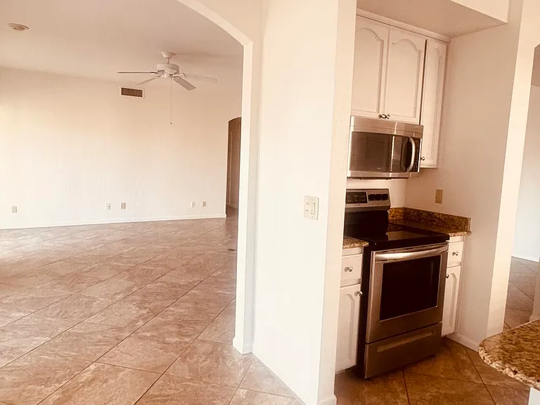 6707 E Kelton Ln — Photo 11