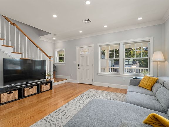 3rd image of 140 Main St Unit E