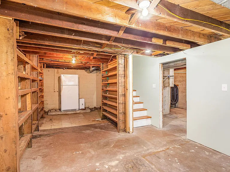9 W Highland Ave — Photo 22