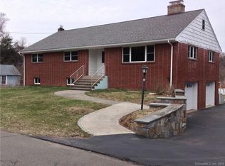 14 Wakeley St, Trumbull, CT 06611