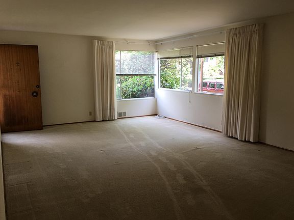 4th image of 235 Waverley St #1