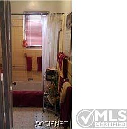 5th image of 2409 W 59th St