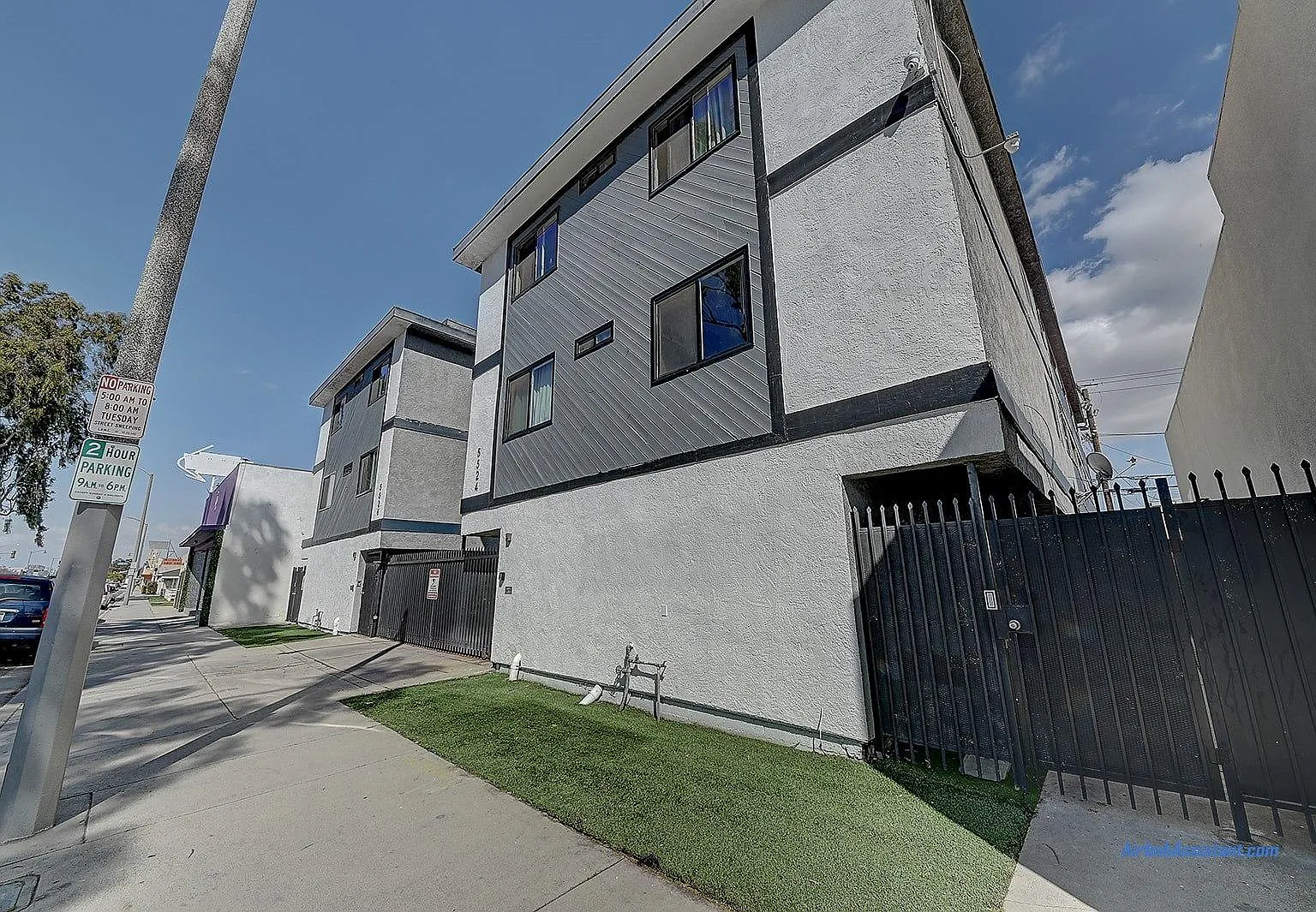 5524-5526 Atlantic Avenue — Photo 3