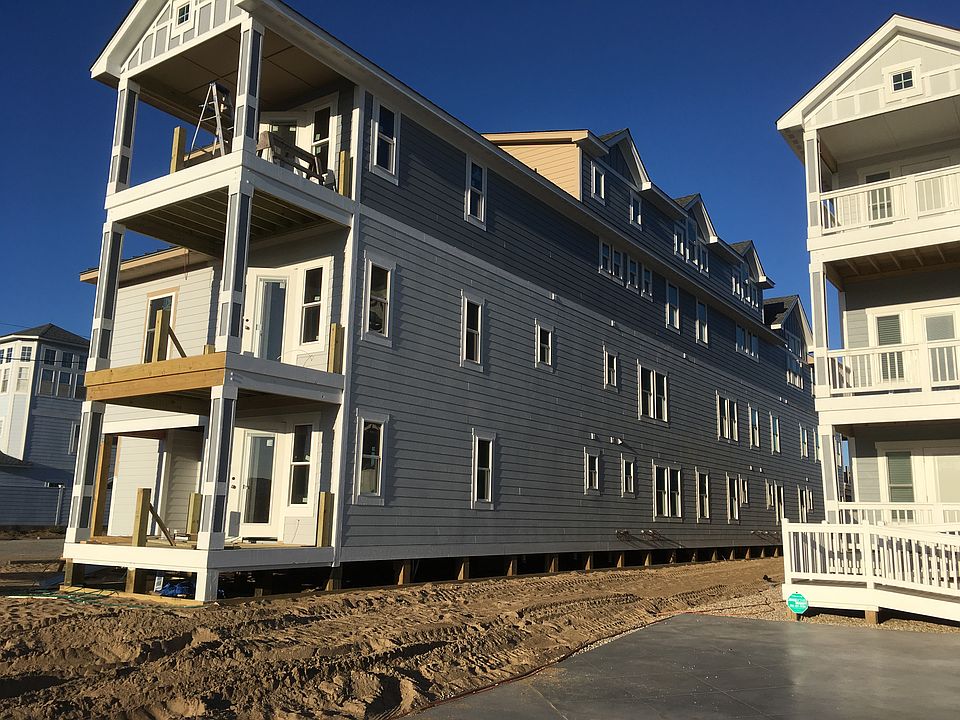 2nd image of 907 N Virginia Dare Trl
