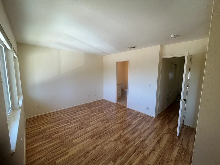 2040 Main St #105 — Photo 8