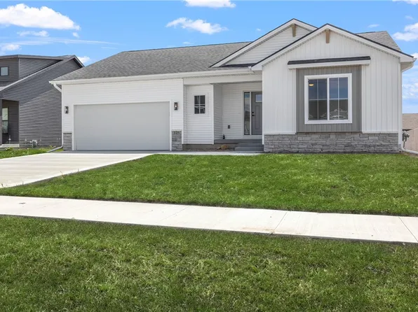 225 12th Ct NW, Bondurant, IA 50035
