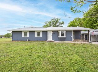 417 N Julia St, Thayer, KS 66776