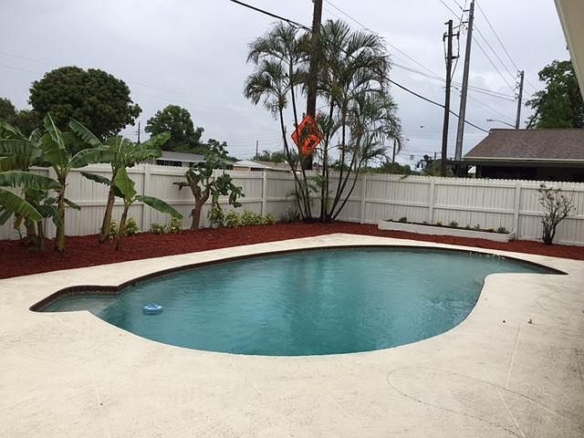 1st image of 5118 El Claro Cir