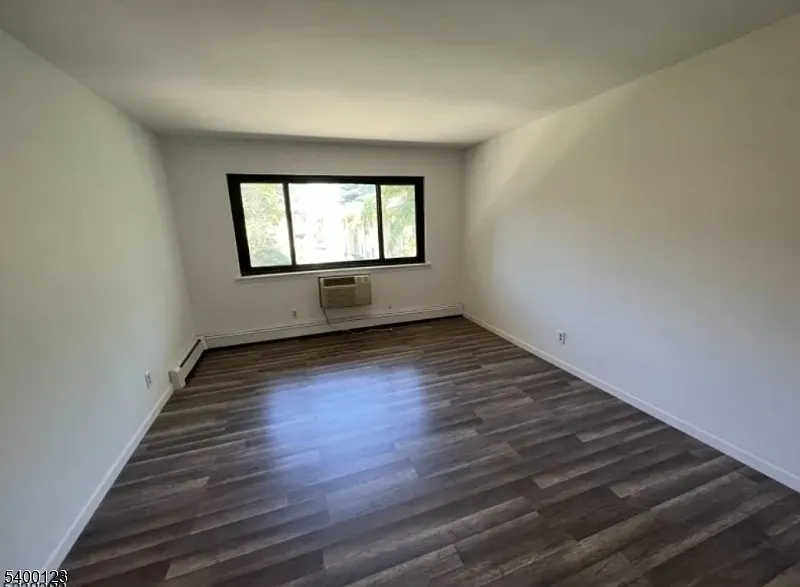 1 bed, 1.0 bath, $1,650 — Photo 2