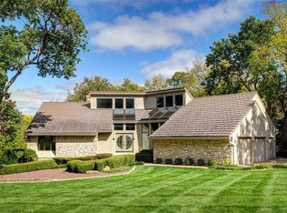 12631 Pawnee Ln, Leawood, KS 66209