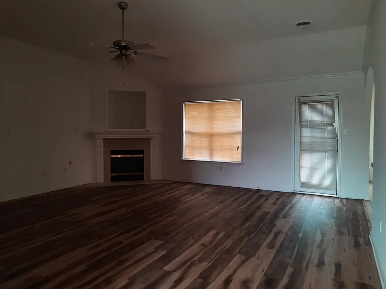 4456 Alixs Dr — Photo 4