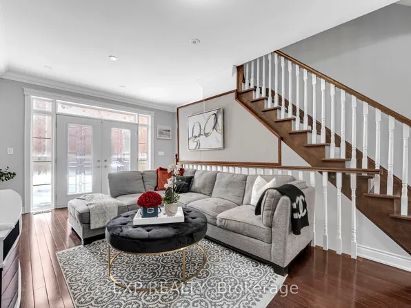 142 Hall St, Richmond Hill, ON L4C 4N8