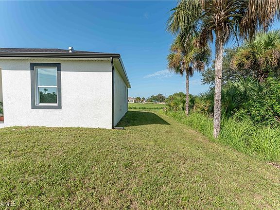 3rd image of 3015 NE Beechwood Cir