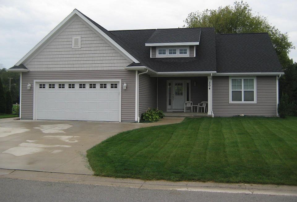 1st image of 304 Parkview Cir