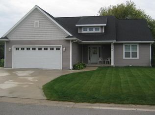 304 Parkview Cir, Glenbeulah, WI 53023