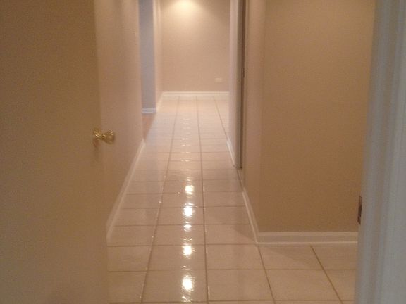 2nd image of 6717 N Oxford Ave