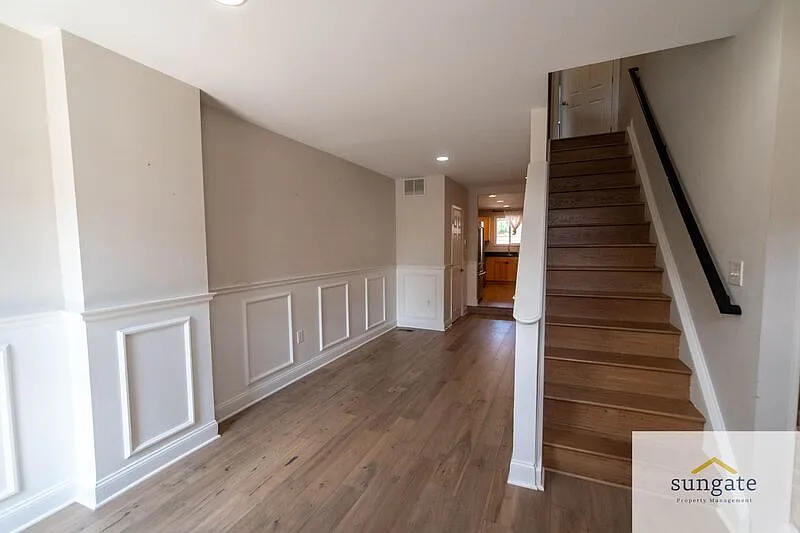 2 bed, 2.5 bath, 1345 sqft, $2,200 — Photo 3