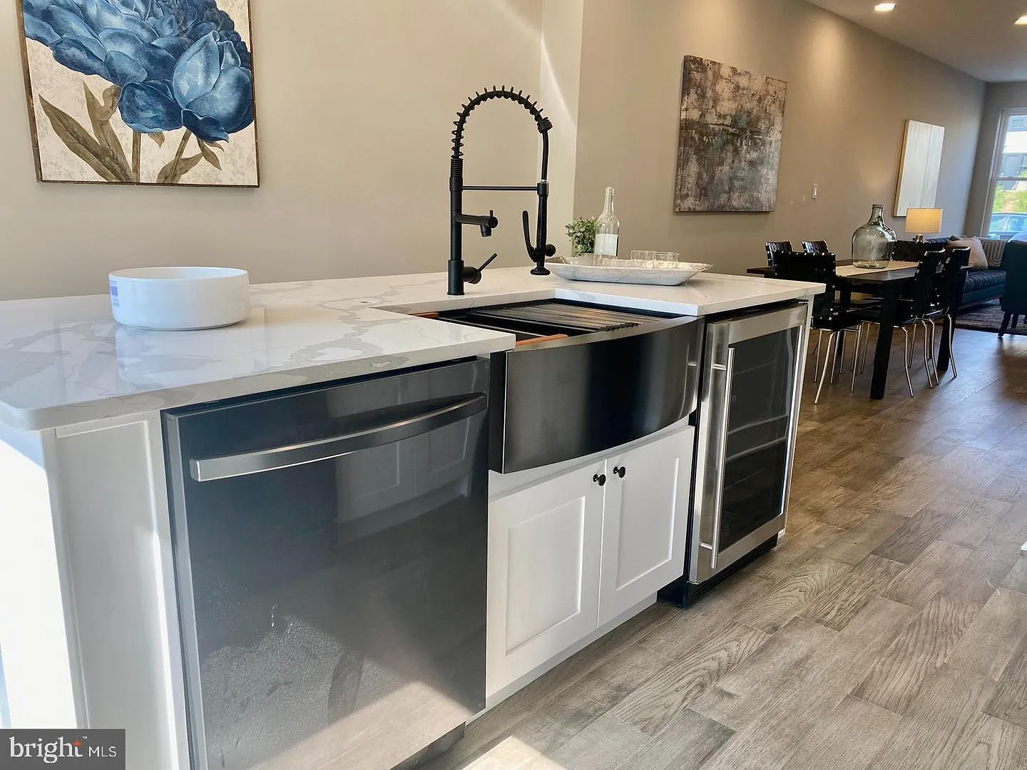 3 bed, 2.5 bath, 2025 sqft, $3,000 — Photo 4
