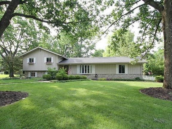 3rd image of 190 Zengel Dr