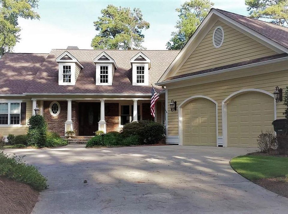 1st image of 1050 Carolyns Pl