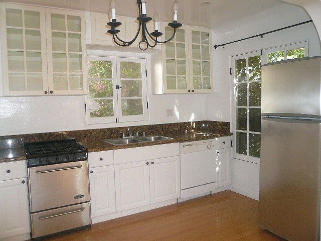 1st image of 907 18th St APT 1