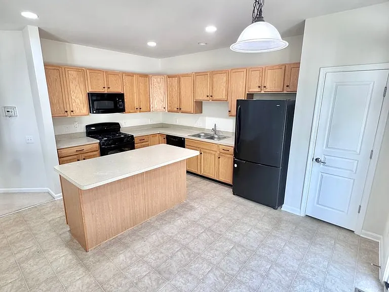 8704 Mayfair Ct — Photo 10