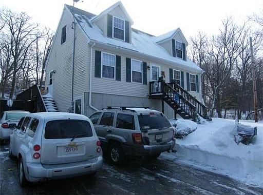 2nd image of 33 Pleasant St