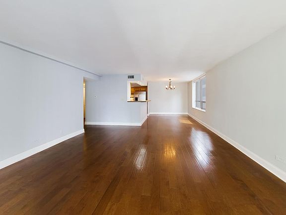 4th image of 201 E Chestnut St APT 14A