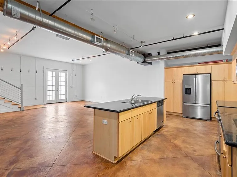 412 Dauphin St #THB — Photo 7